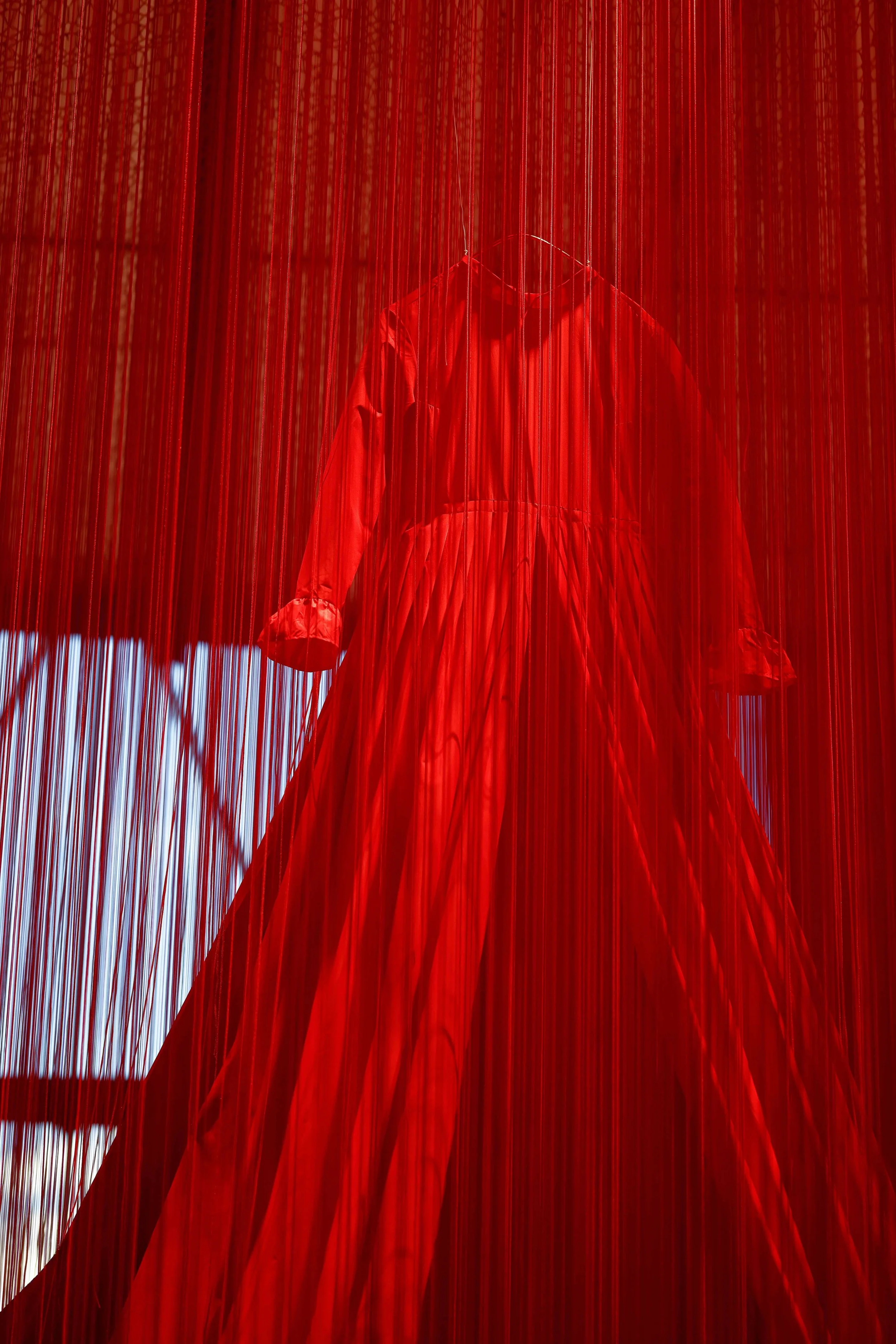 塩田千春　Chiharu Shiota CHIHARU SHIOTA–塩田千春